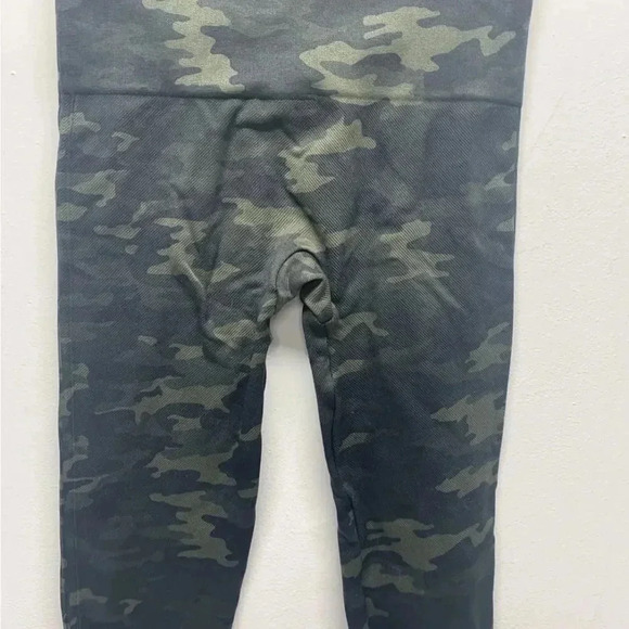 Spanx Leggings Look At Me Now Seamless Camo Camouflage Green Black Size Small - Picture 5 of 7